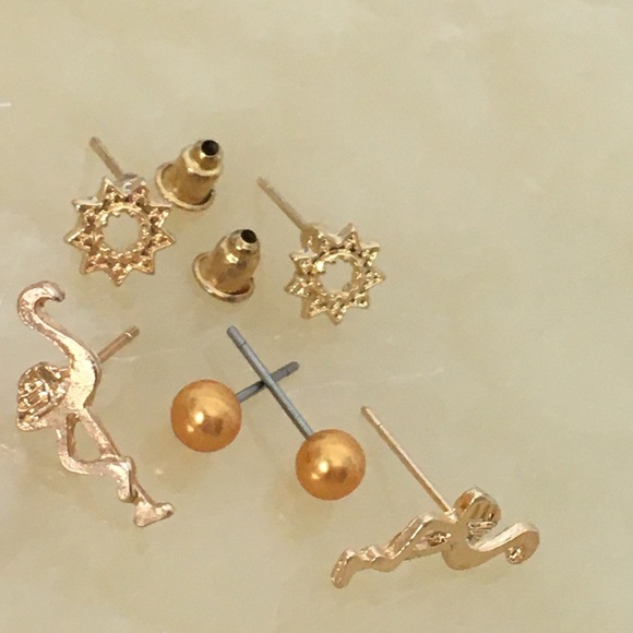 NWOT jewelry earring bundle 3 pairs flamingo star gold (color) ball post - Picture 1 of 5